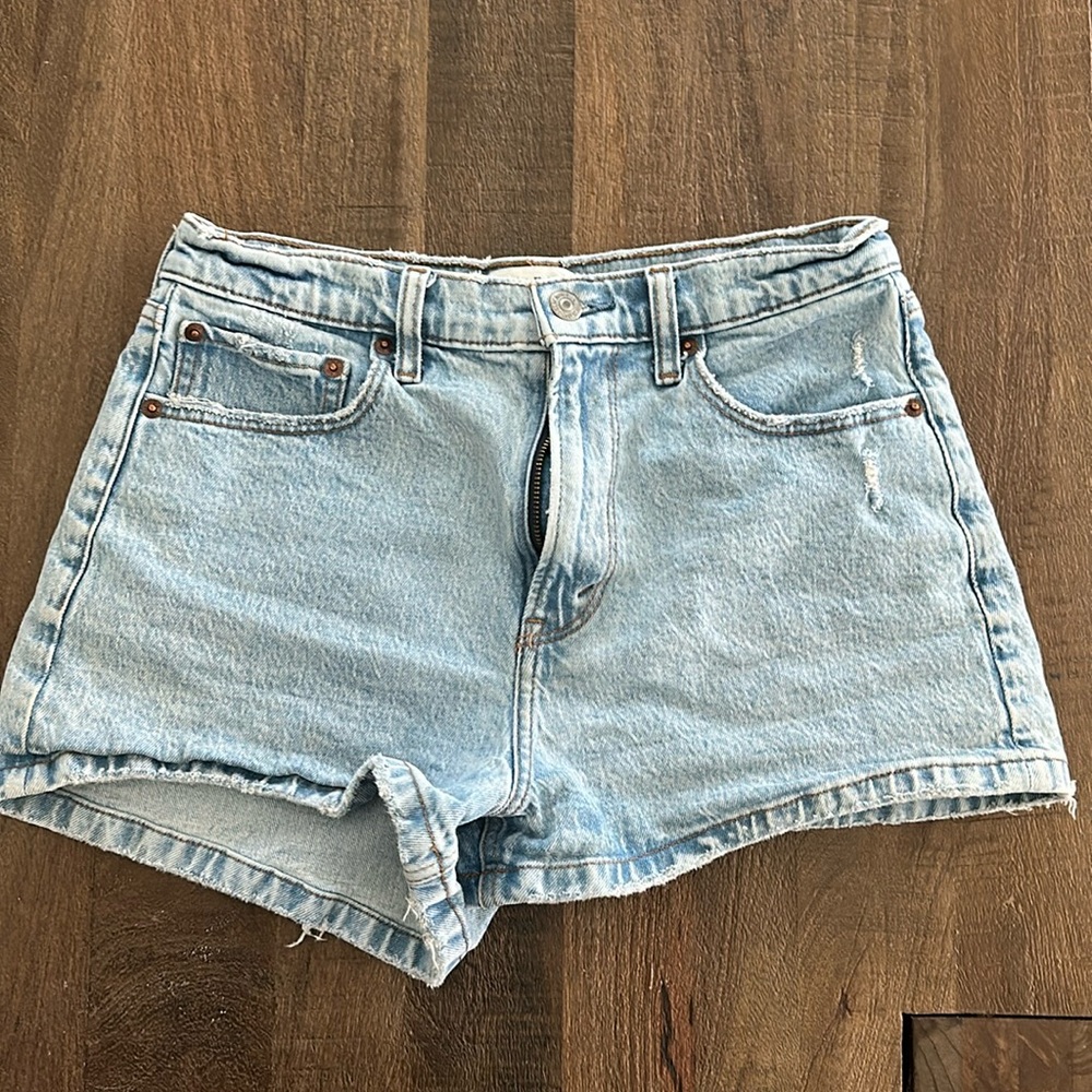 ABERCROMBIE & FITCH High-Rise Jean Shorts (size 6 / 28)